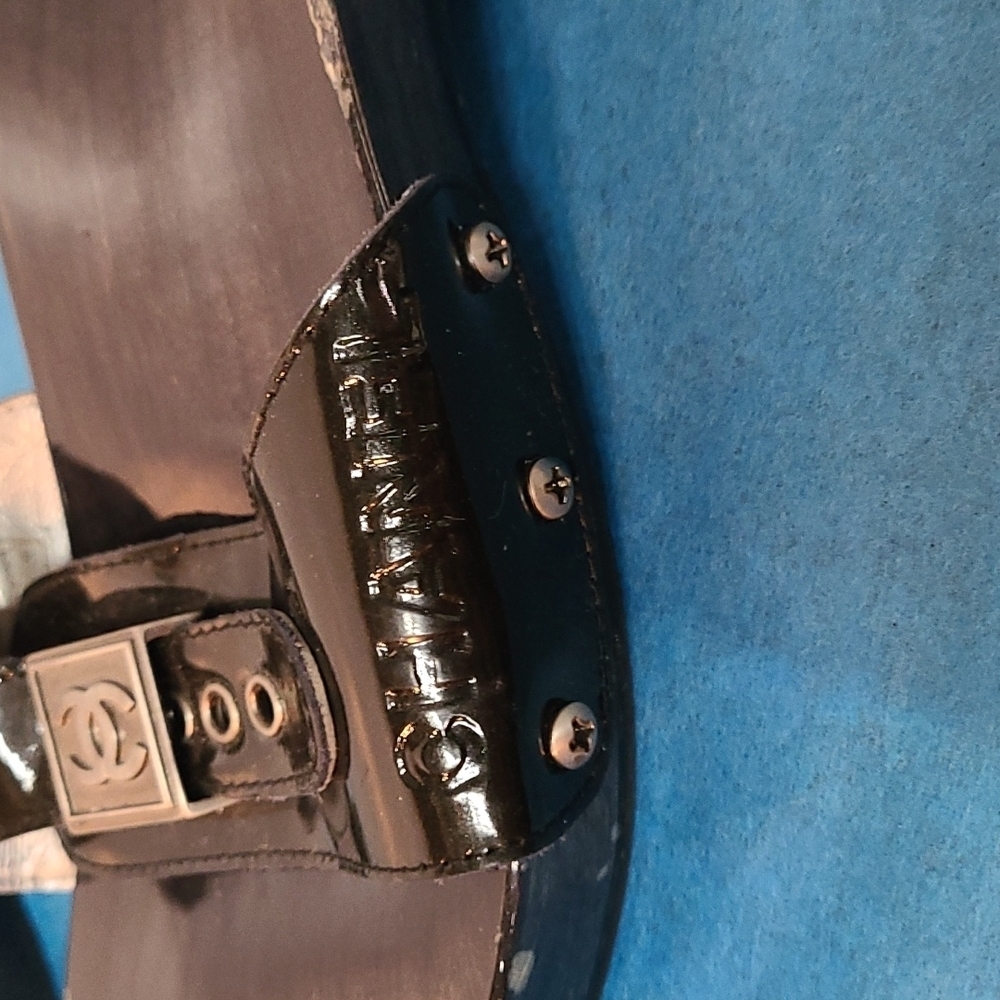Chanel 2004 Collection Slides - Picture 5 of 14